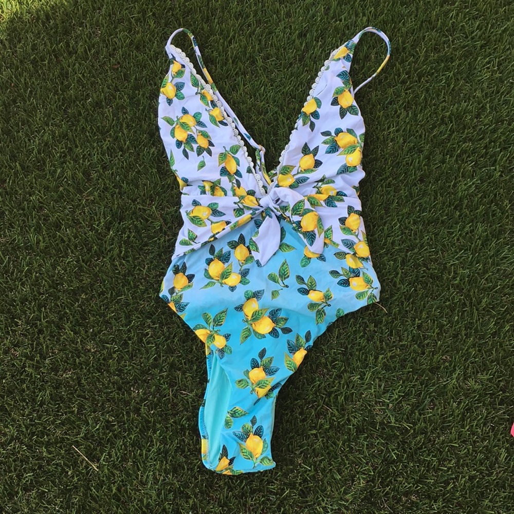 Lemon one piece